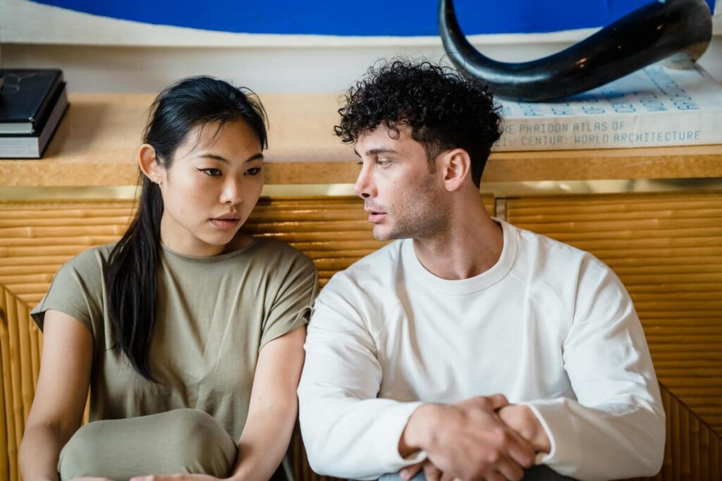 couple homme femme discussion amour